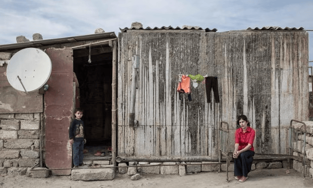 File:Azerbaijani poverty.png