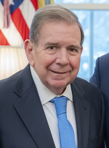 File:Edmundo González.png