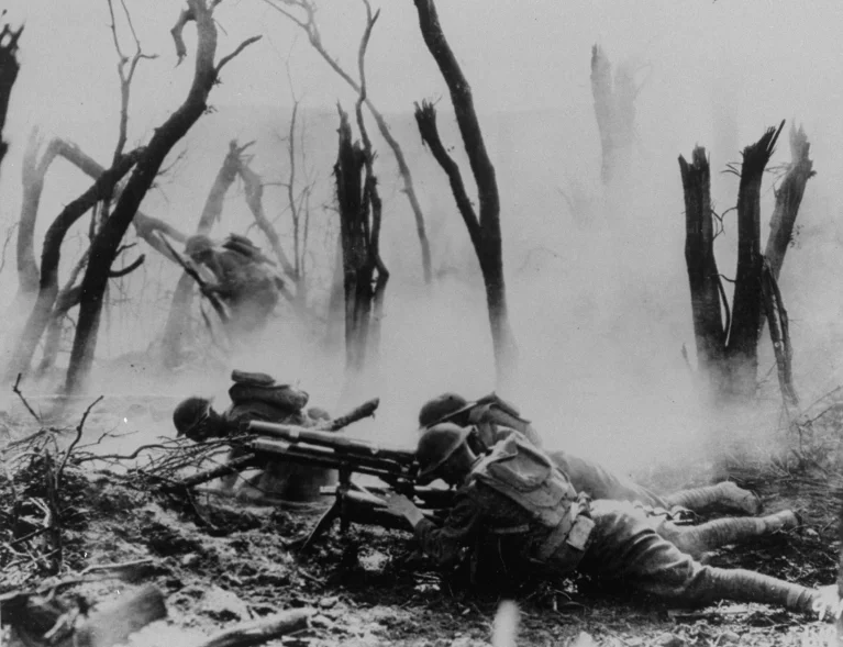 File:Statesianmachinegunnerargonneforest1918.webp