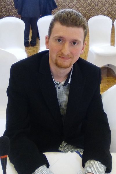 File:Caleb Maupin.png