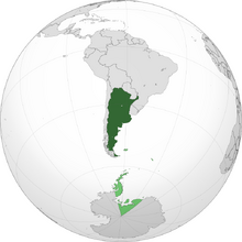 Argentine territory in dark green; claimed but uncontrolled territory in light green.