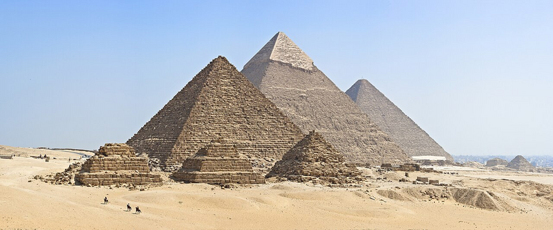 File:Pyramids of Giza.png