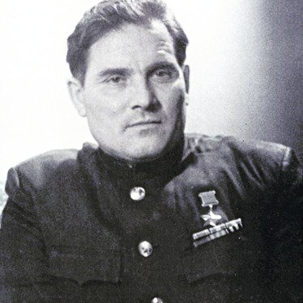 File:Mikhail Devyatayev.png